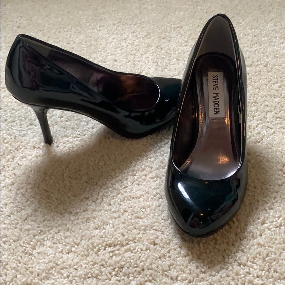 Heels - Picture 3 of 3